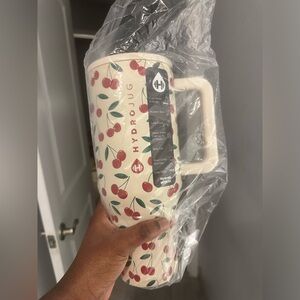 HydroJug Cherries BNWT 40oz Limited Edition
